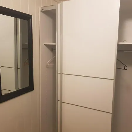 Cosy, Modern Near Apartman